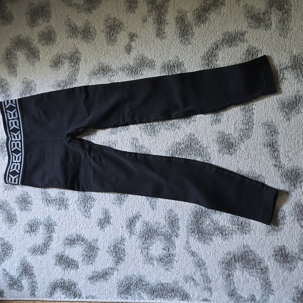 Better bodies rib seamless leggings, Black melange.  sz XS. LIKE NEW